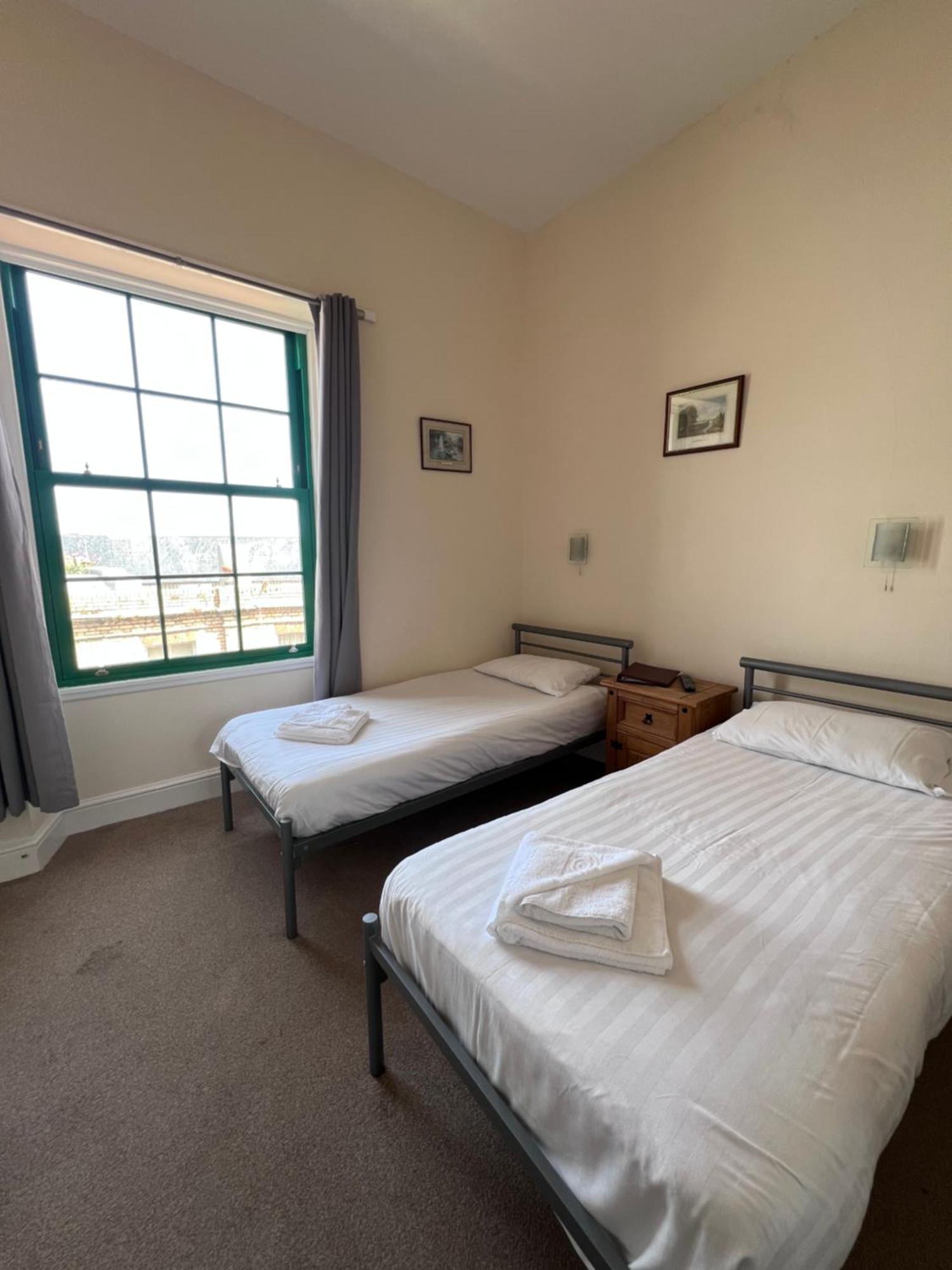 Royal Britannia Hotel Ilfracombe Buitenkant foto