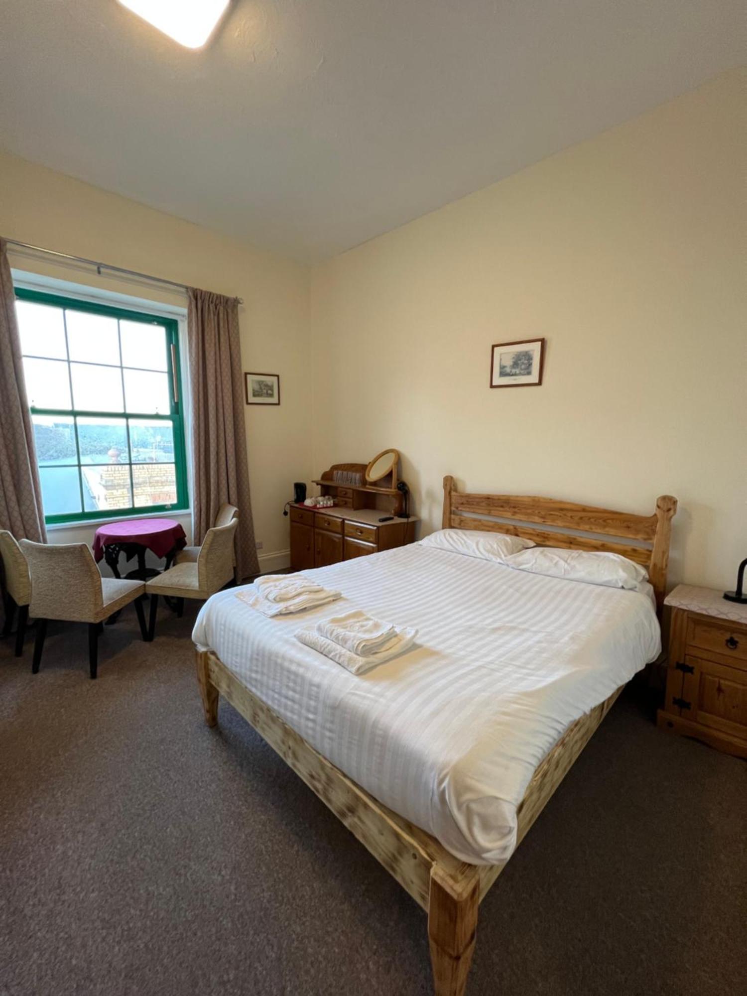 Royal Britannia Hotel Ilfracombe Buitenkant foto